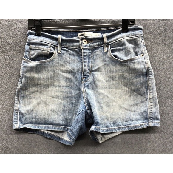 Levi Strauss Womens Denim Jean Shorts Size 6 W28 Light Distress Wash 5" Inseam - Picture 1 of 16